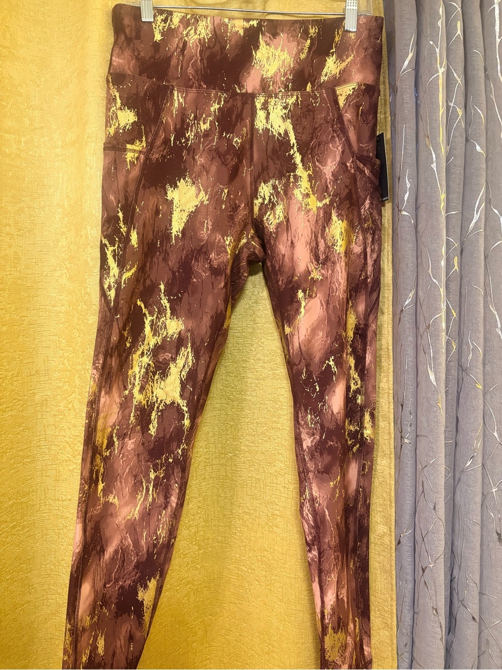 Tahari Brown & Gold Marble-Print High-Waist Leggings